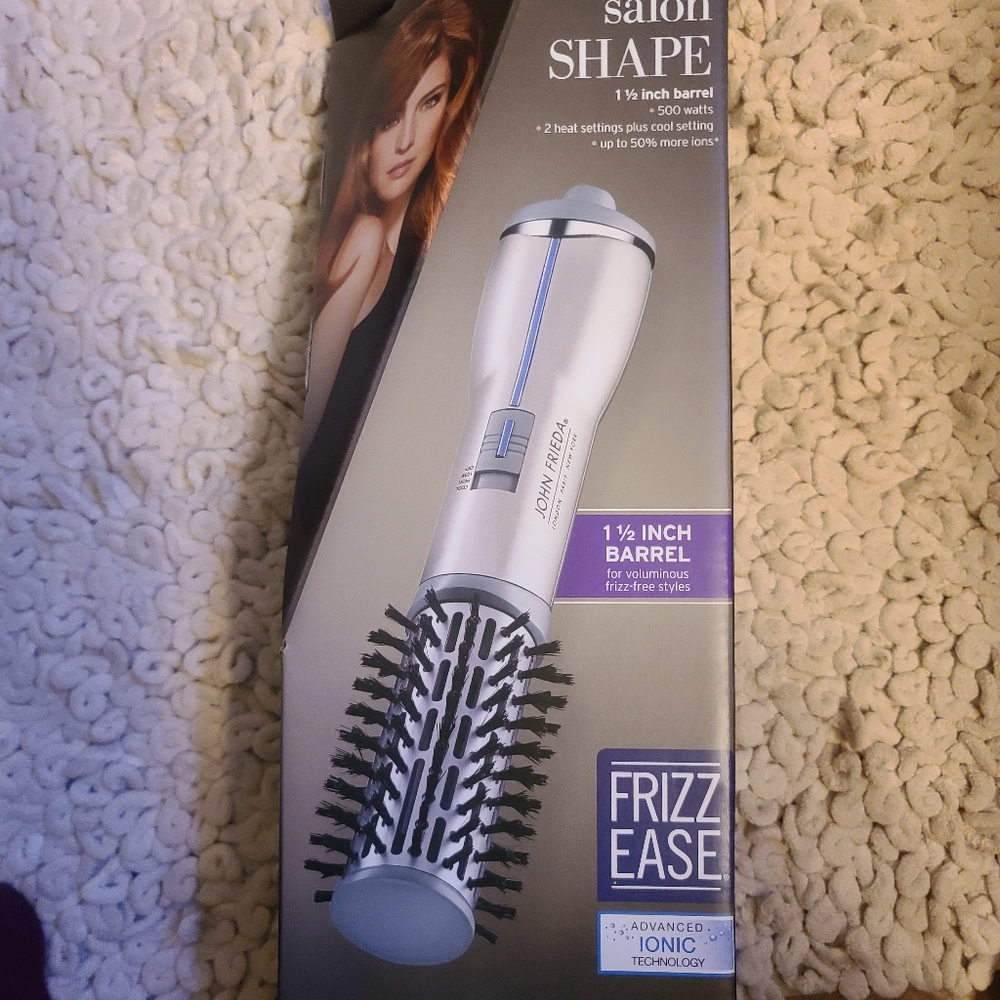 John Frieda 1 1/2 Ionic Brush
